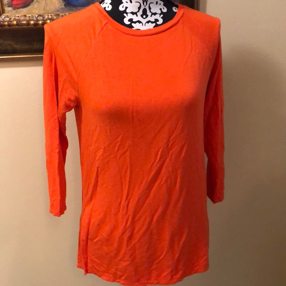 🍊Joan Vass NY Petite split side hem classic top